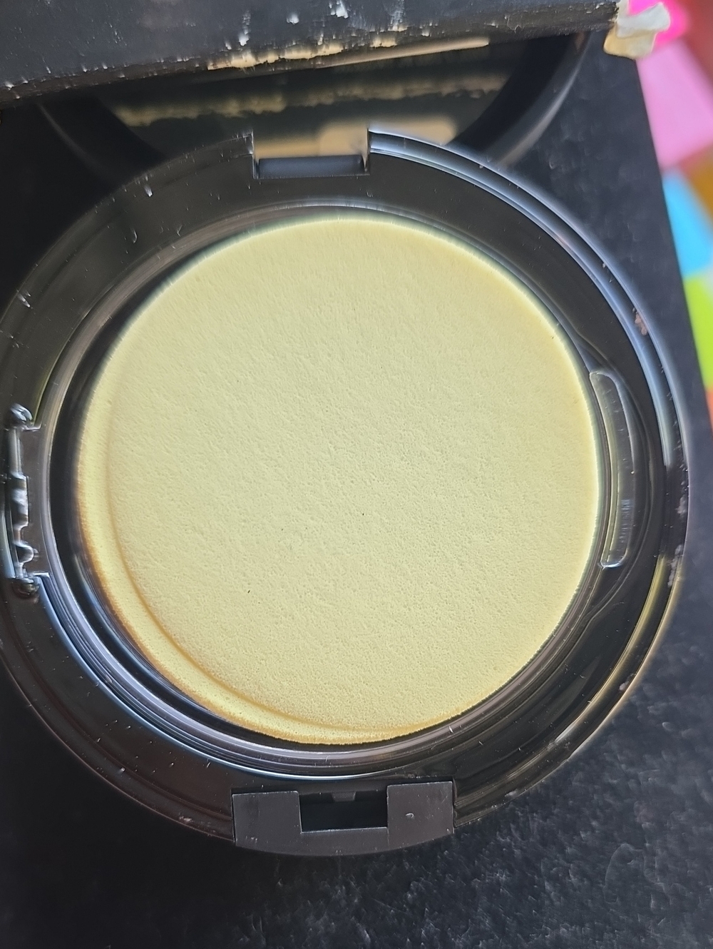 Younique Color Correcting Pressed Powder